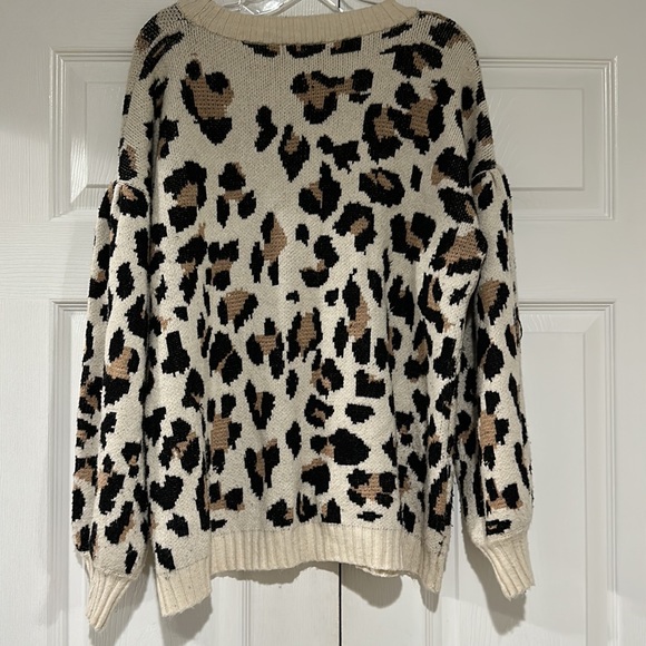 Pink Lily oversized leopard sweater - Picture 2 of 4
